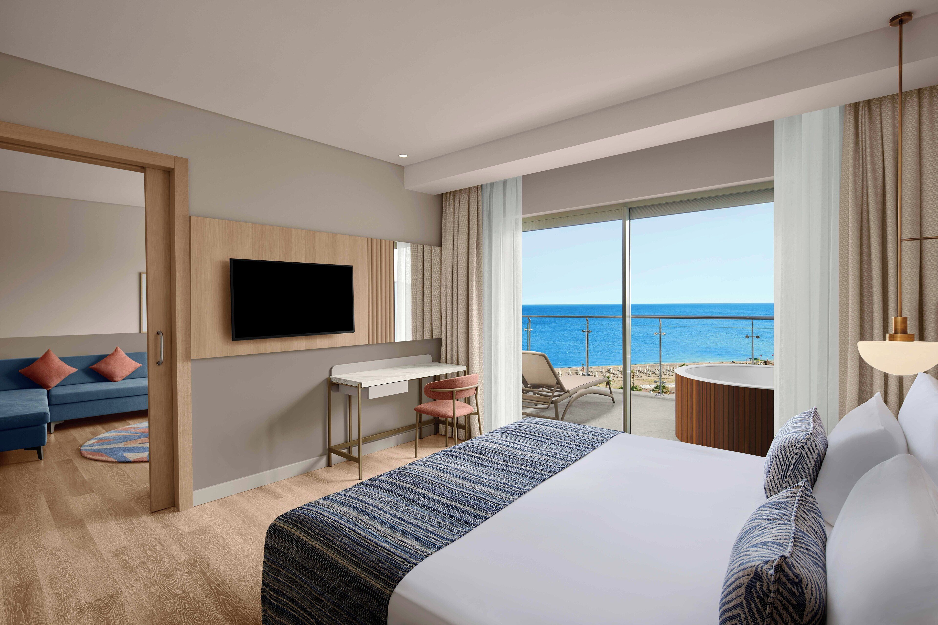 Penthouse, Jetted Tub (on Terrace, Mixed Section) | Minibar, in-room safe, desk, iron/ironing board