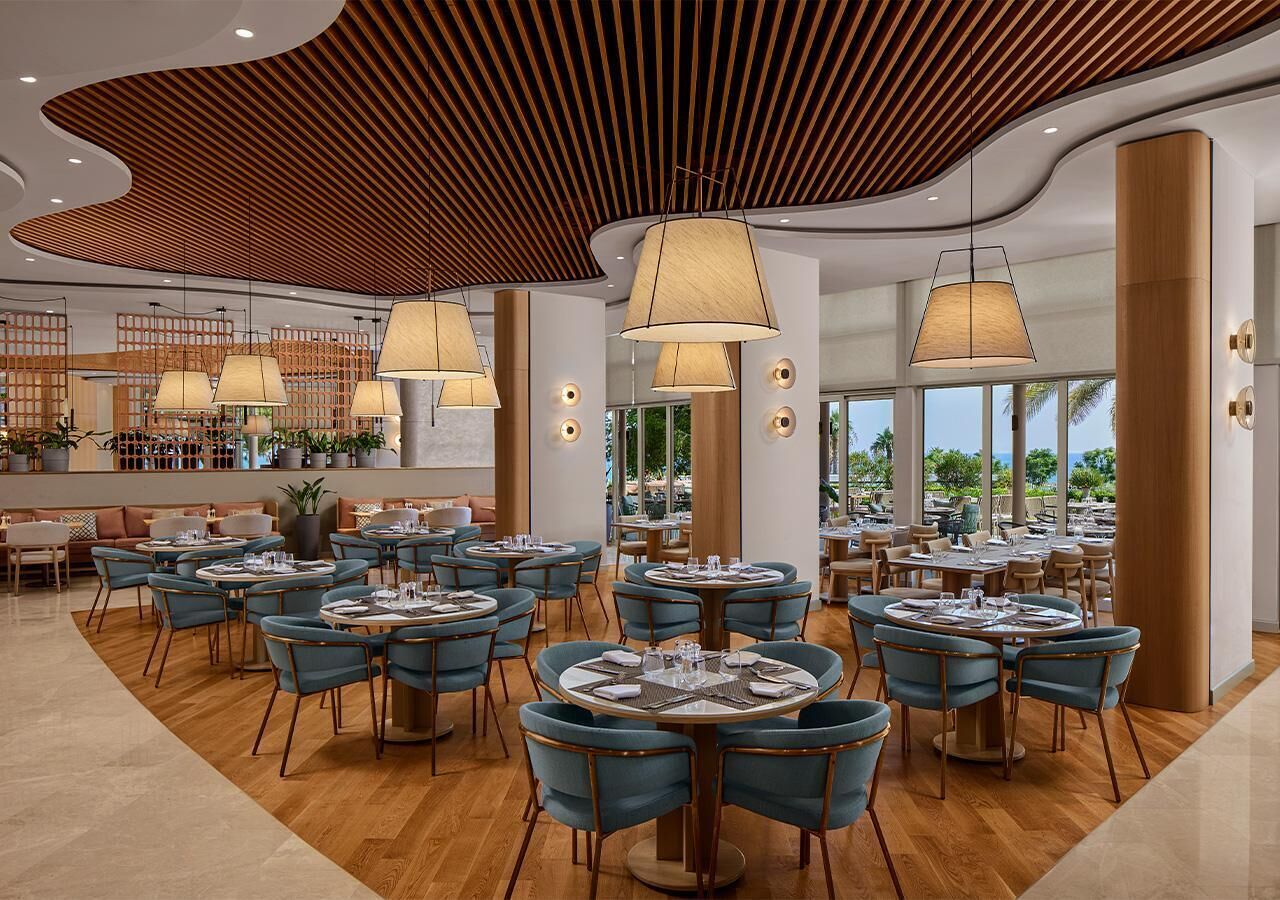 6 restaurants; dinner served 