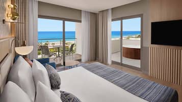 Deluxe-Zimmer, Whirlpool, Meerblick (Jetted Tub on Terrace, Mixed Section) | Minibar, Zimmersafe, Schreibtisch, Bügeleisen/Bügelbrett