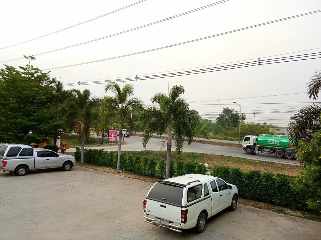 موقف سيارات