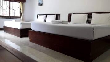 Familienzimmer | Minibar, Verdunkelungsvorhänge, kostenloses WLAN