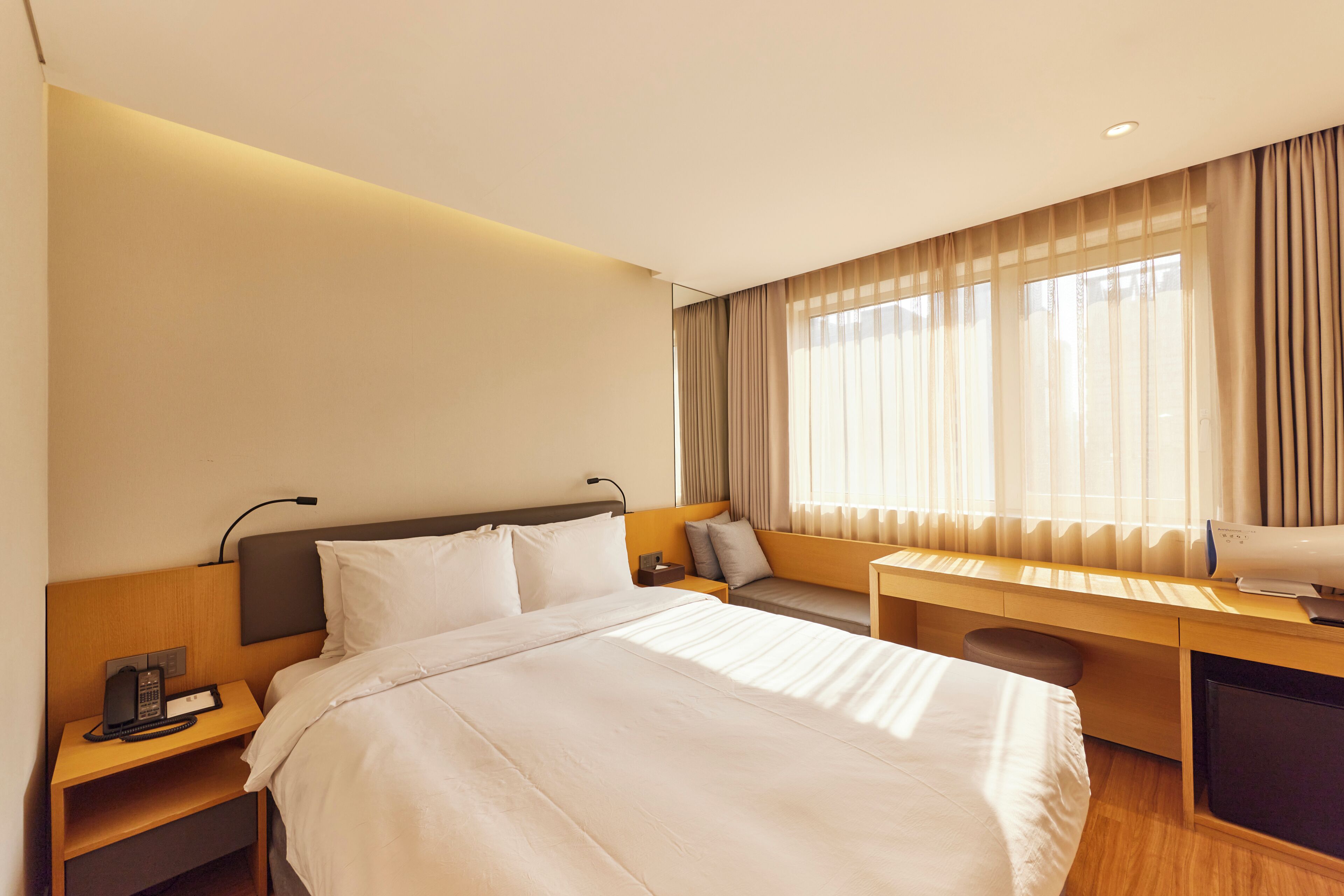 Premium bedding, in-room safe, desk, blackout curtains