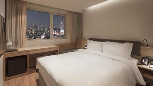 Roba de llit d'alta qualitat, caixa forta a l'habitació i escriptori 