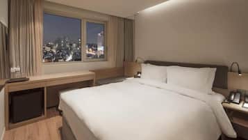 Premium bedding, in-room safe, desk, blackout curtains
