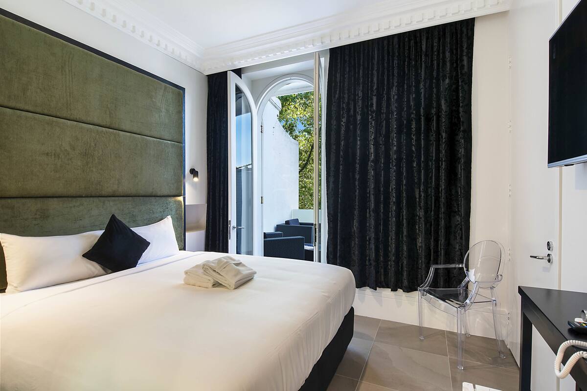 Habitación doble superior, 1 habitación | Minibar, tabla de planchar con plancha, wifi gratis y ropa de cama