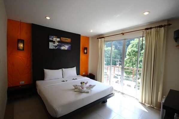 In-room safe, free WiFi