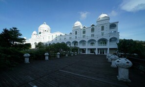 Fachada de la propiedad