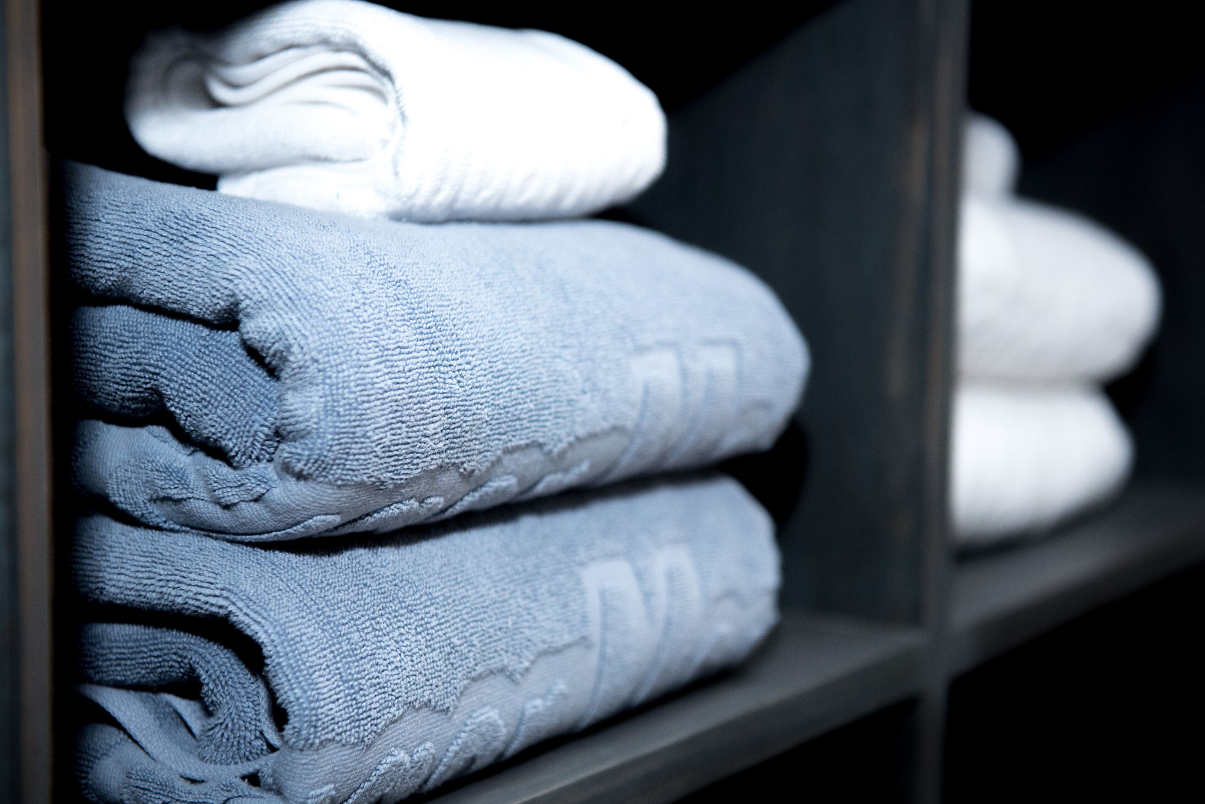 deluxe cliff view | in-room safe, desk, iron/ironing board, free wifi