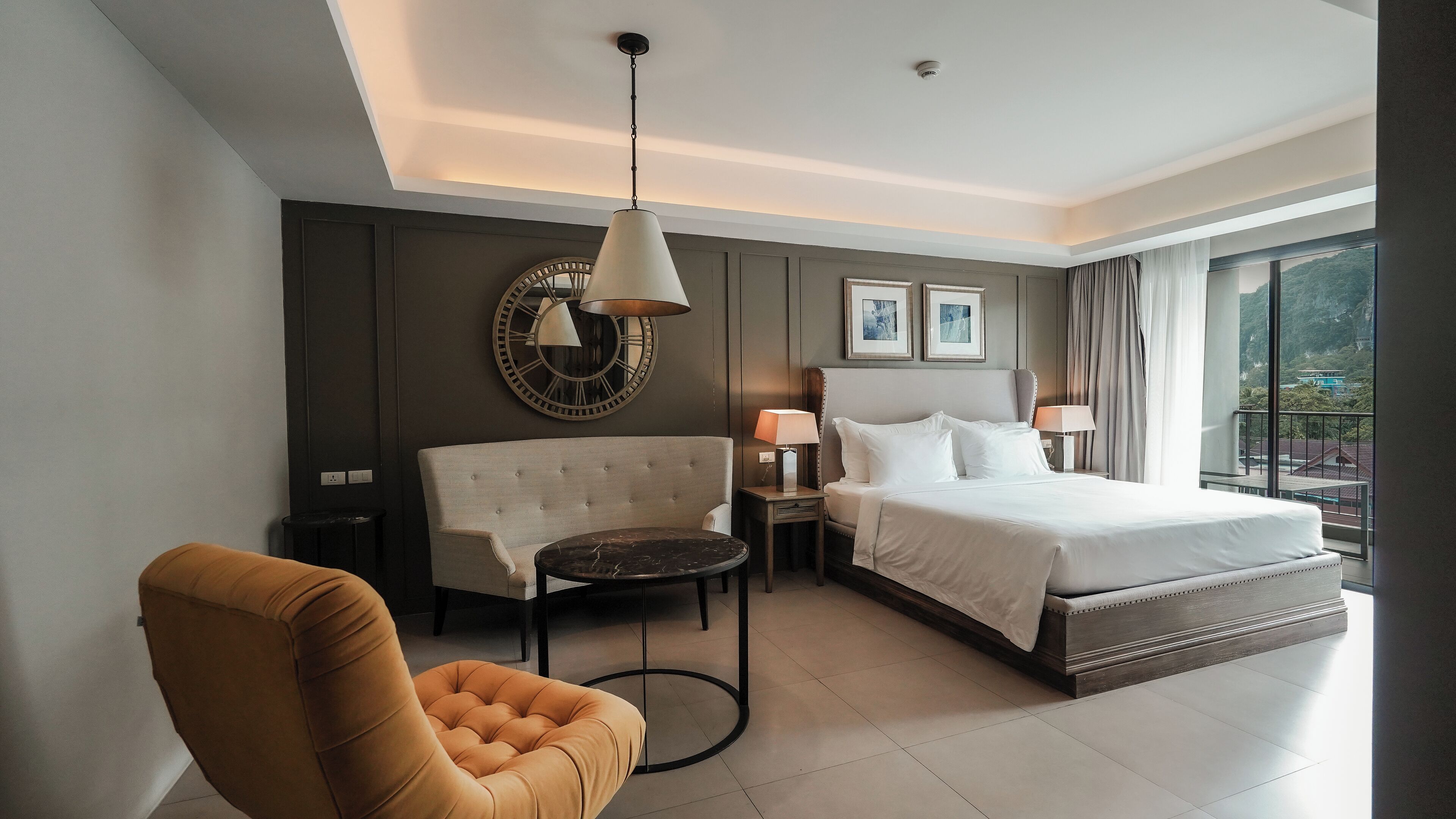 One Bedroom Suite | Tallelokero huoneessa, työpöytä, silitysrauta/-lauta, ilmainen Wi-Fi