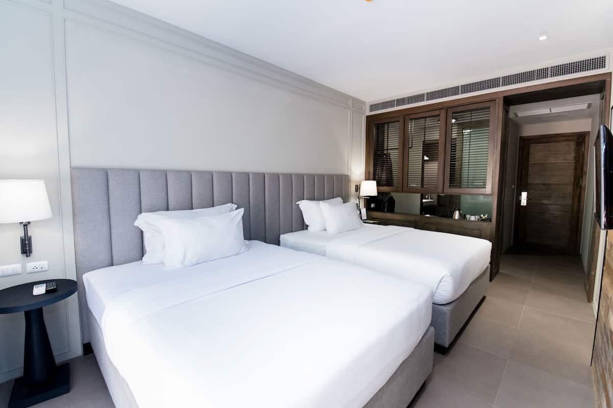 In-room safe, desk, iron/ironing board, free WiFi