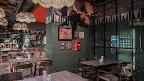 Café da manhã, almoço e jantar; culinária tailandesa