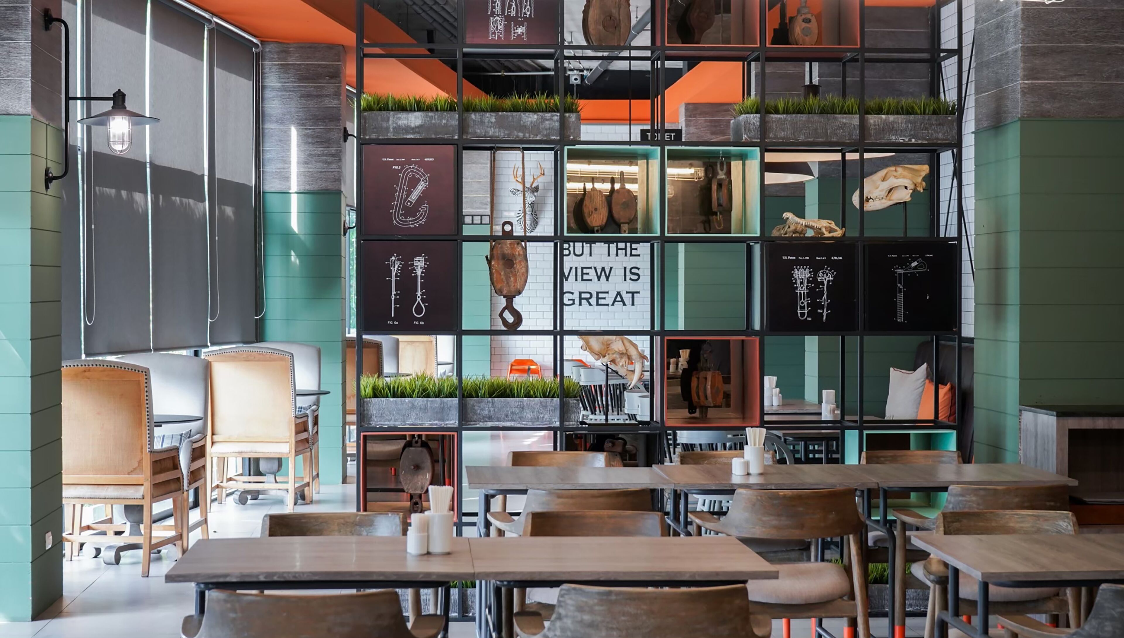 breakfast, lunch, dinner served; thai cuisine