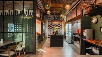 Daily cooked-to-order breakfast (THB 350 per person)