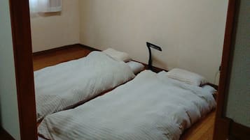 Apartment | Rollaway beds, free WiFi, bed sheets