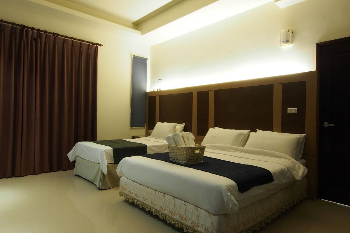 Panoramic Twin Room, 1 Bedroom, Terrace, Mountain View | Minibar (free items), desk, blackout drapes, soundproofing