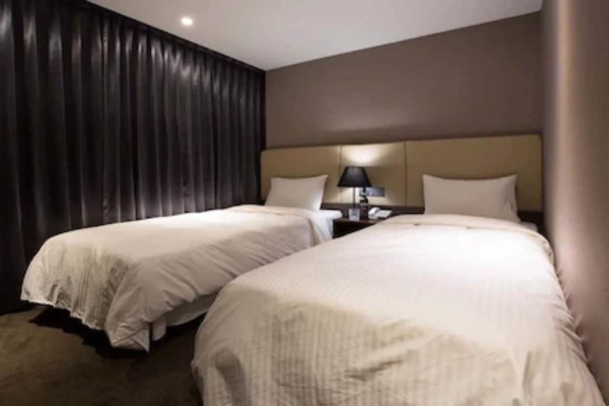 Premium bedding, individually decorated, individually furnished, desk