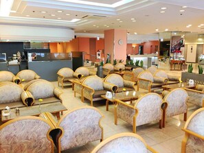 Coin salon dans le hall