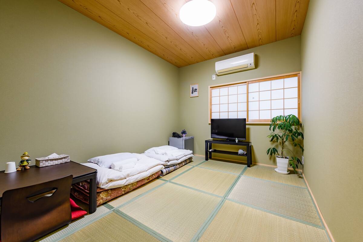 Japanese Style Room For 2 Persons | Desk, free WiFi