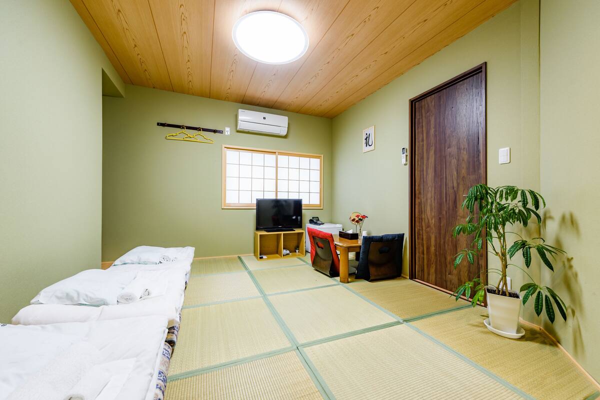 Japanese Style Room For 3 Persons | Desk, free WiFi