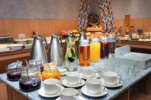 Bao gồm bữa sáng buffet hàng ngày 