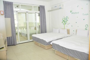 基本四人房 | 遮光布/窗簾、免費無線上網