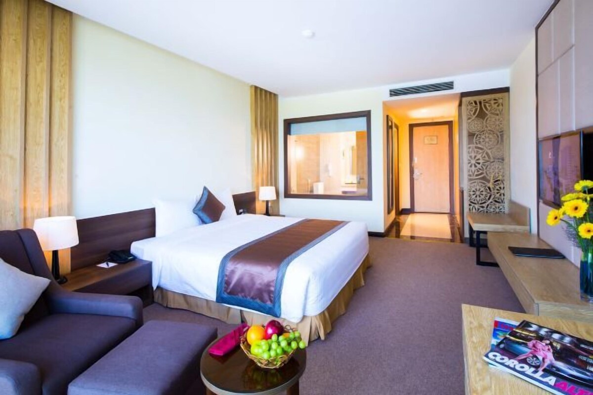 Minibar, in-room safe, desk, blackout curtains