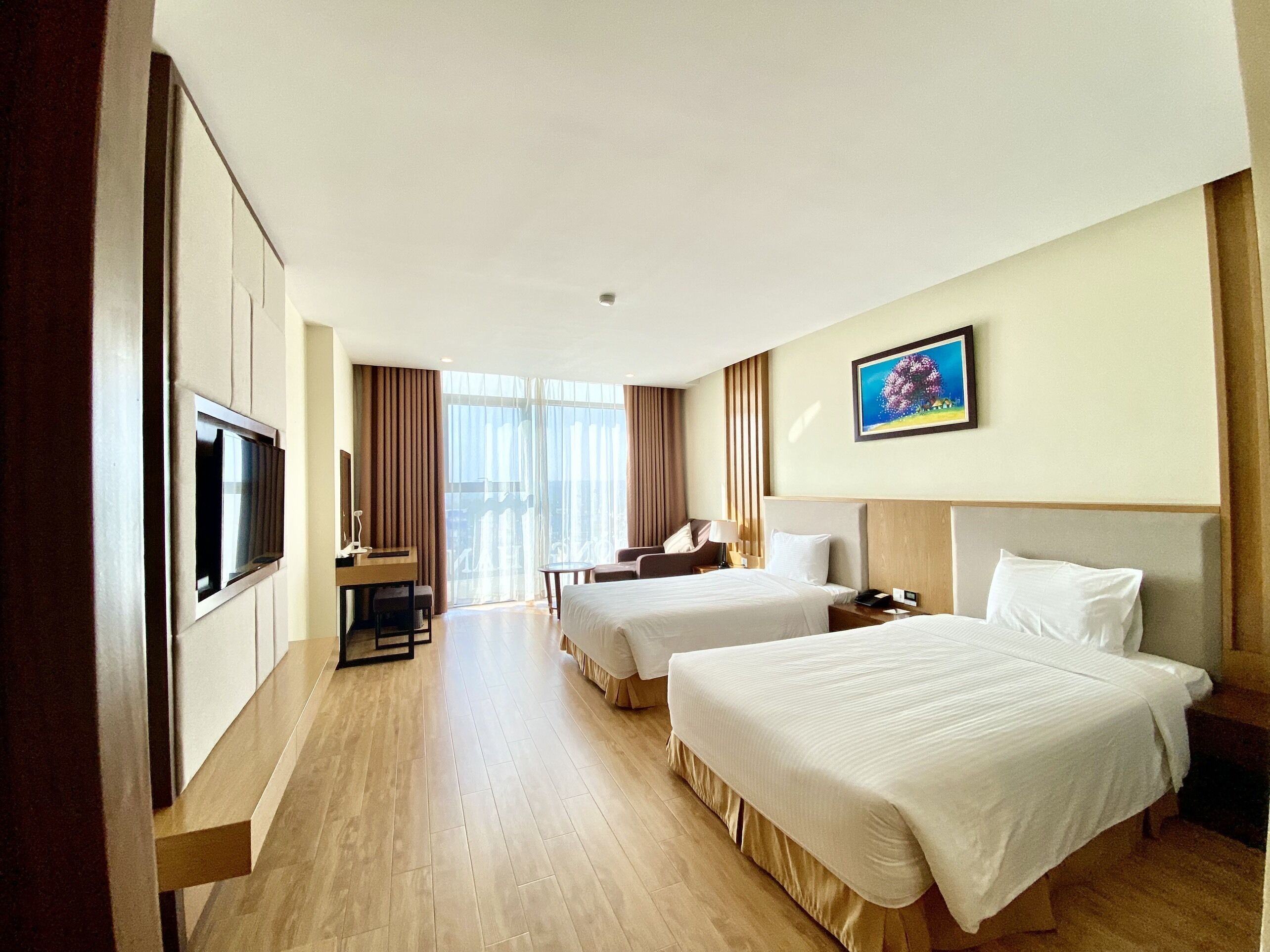 deluxe twin room | 1 bedroom, minibar, in-room safe, desk