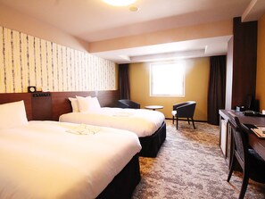 Laptop workspace, blackout drapes, iron/ironing board, free WiFi - Richmond Hotel Kochi (Kochi)