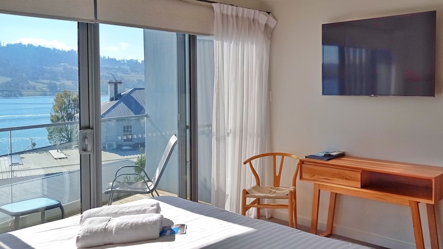 Rosevears Hotel
