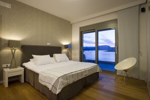 3 bedrooms, Egyptian cotton sheets, premium bedding, down duvets - Sk Place Crete Luxury Seafront Villas (Apokoronas)