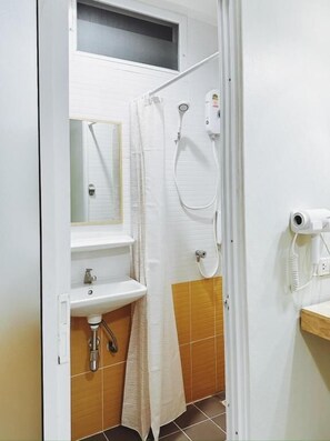 Bruser, gratis toiletartikler, håndklæder