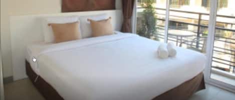 Standard Double Room | In-room safe, desk, rollaway beds, free WiFi