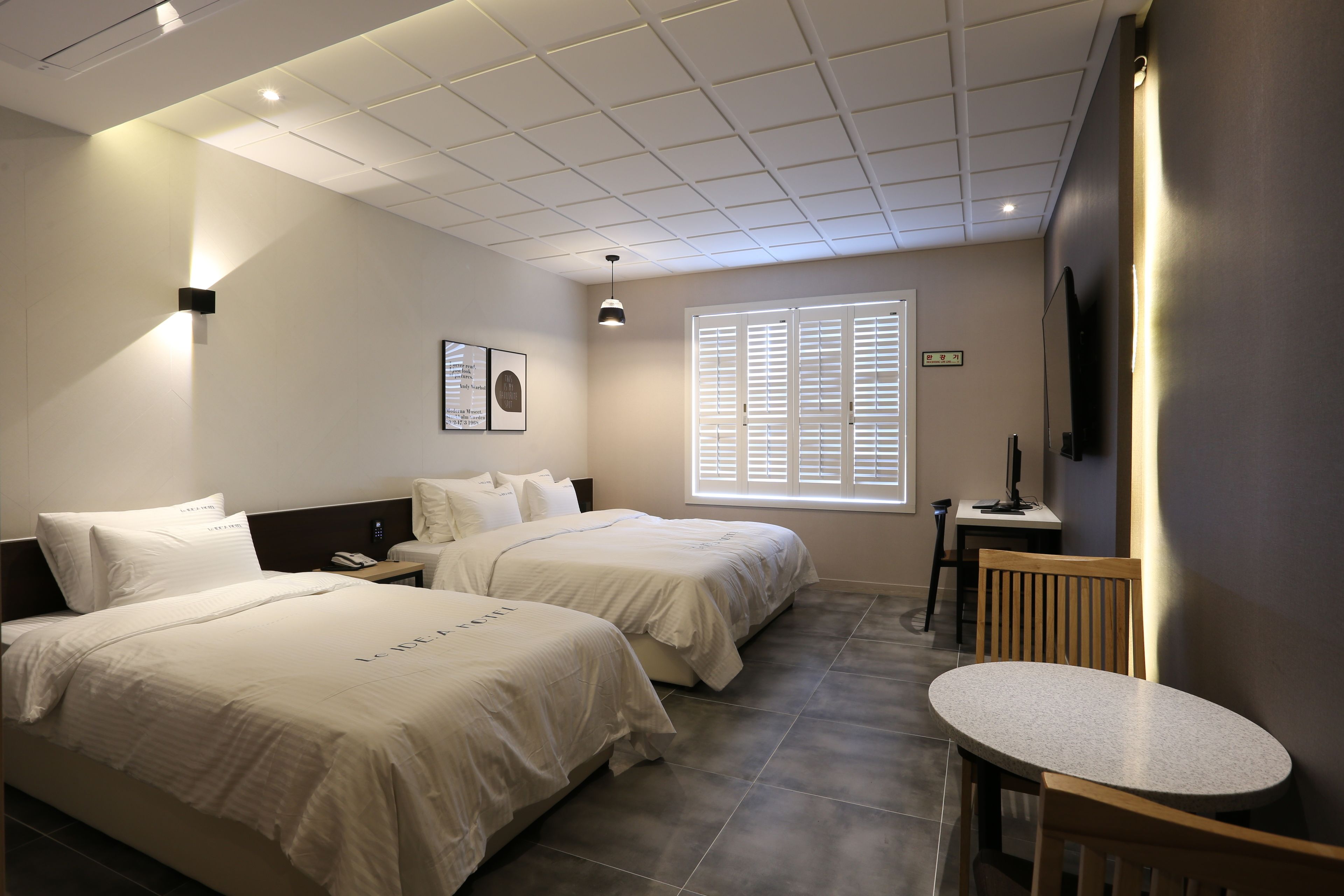 premium bedding, soundproofing, free wifi, bed sheets