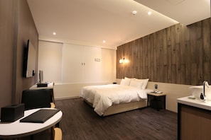 Ropa de cama de alta calidad, sistema de insonorización y wifi gratis