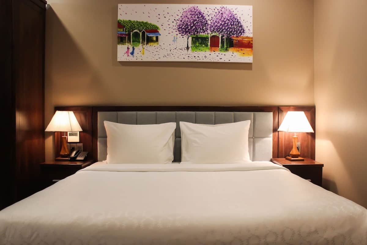 1 habitación, ropa de cama de alta calidad, minibar y escritorio