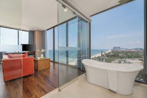 Premium Room, 1 King Bed, Non Smoking, Ocean View | Bathroom | Free toiletries, hair dryer, bathrobes, slippers