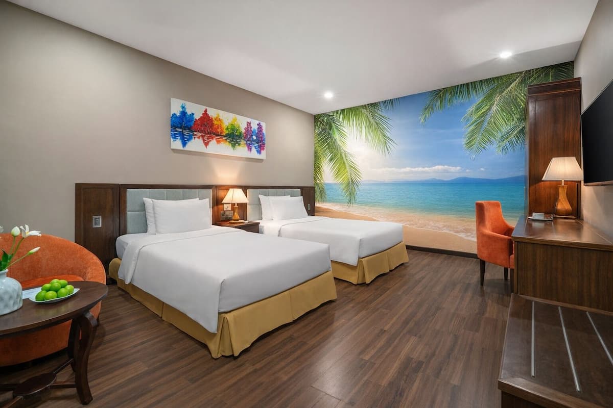 Kahden hengen superior-huone (kaksi sänkyä), ei ikkunoita | Ylelliset vuodevaatteet, minibaari, työpöytä, äänieristys