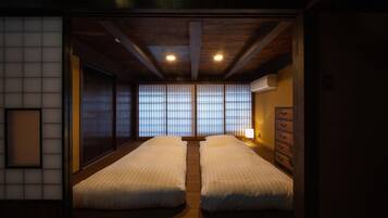 IORI OJINMACHI (Please check in at: 2-75, Ojinmachi, Takayama, Gifu, Japan) | 1 bedroom, down comforters, individually decorated