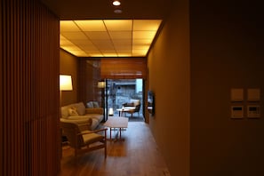 IORI MIYAGAWA (Please check in at : 16-3, Kataharamachi, Takayama, Gifu, Japan) | Living area | Flat-screen TV, heated floors