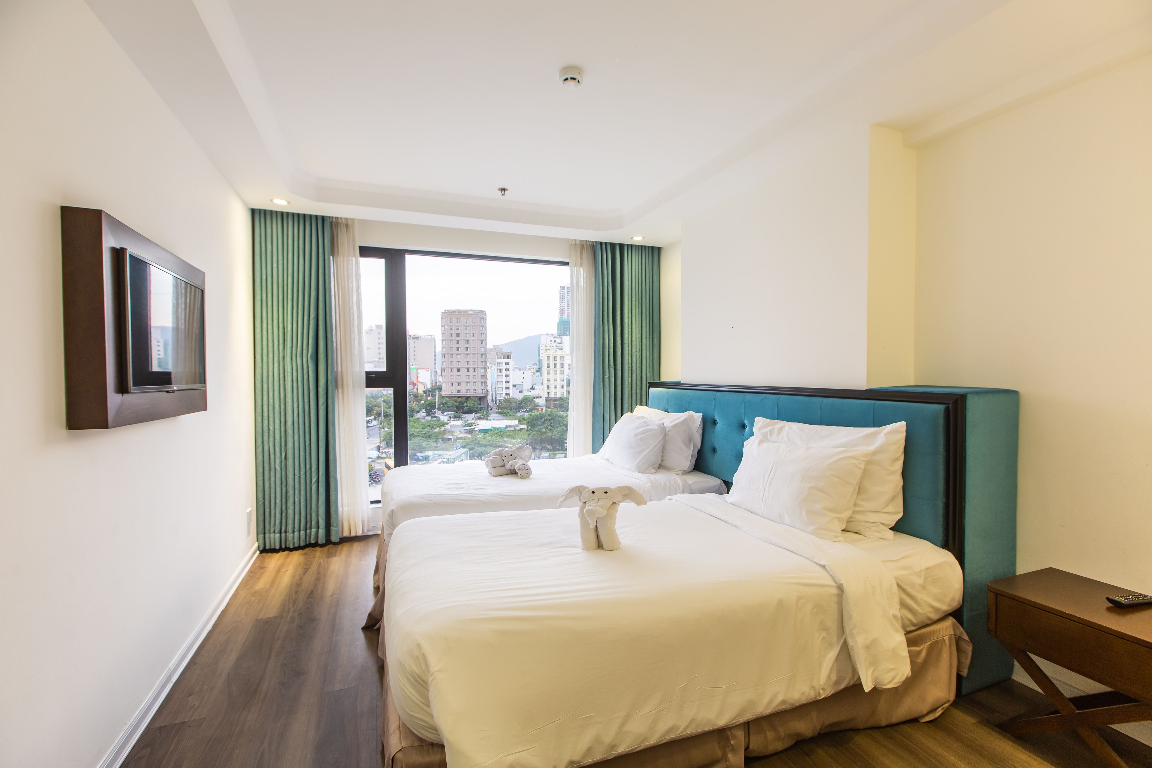 family suite, 2 bedrooms, partial sea view | 1 bedroom, minibar, in-room safe, desk