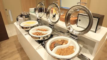 Bữa sáng buffet hàng ngày (1000 JPY/mỗi người)