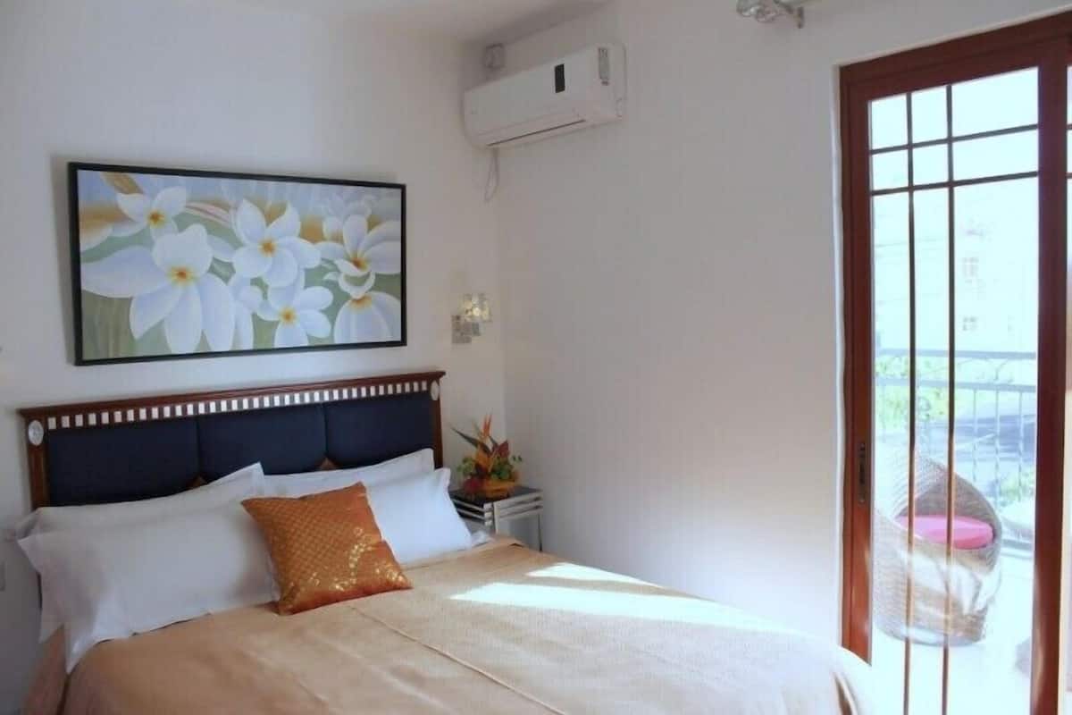 In-room safe, free WiFi