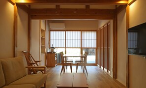 IORI KAWANAKA (Please check in at : 1-14, Ichinomachi, Furukawa-cho, Hida, Gifu, Japan)  | Living area - Iori Stay Hida (Hida)