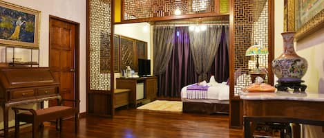 The Grand Boulevard Suite | Peralatan tempat tidur premium, tilam berlapik, bar mini 