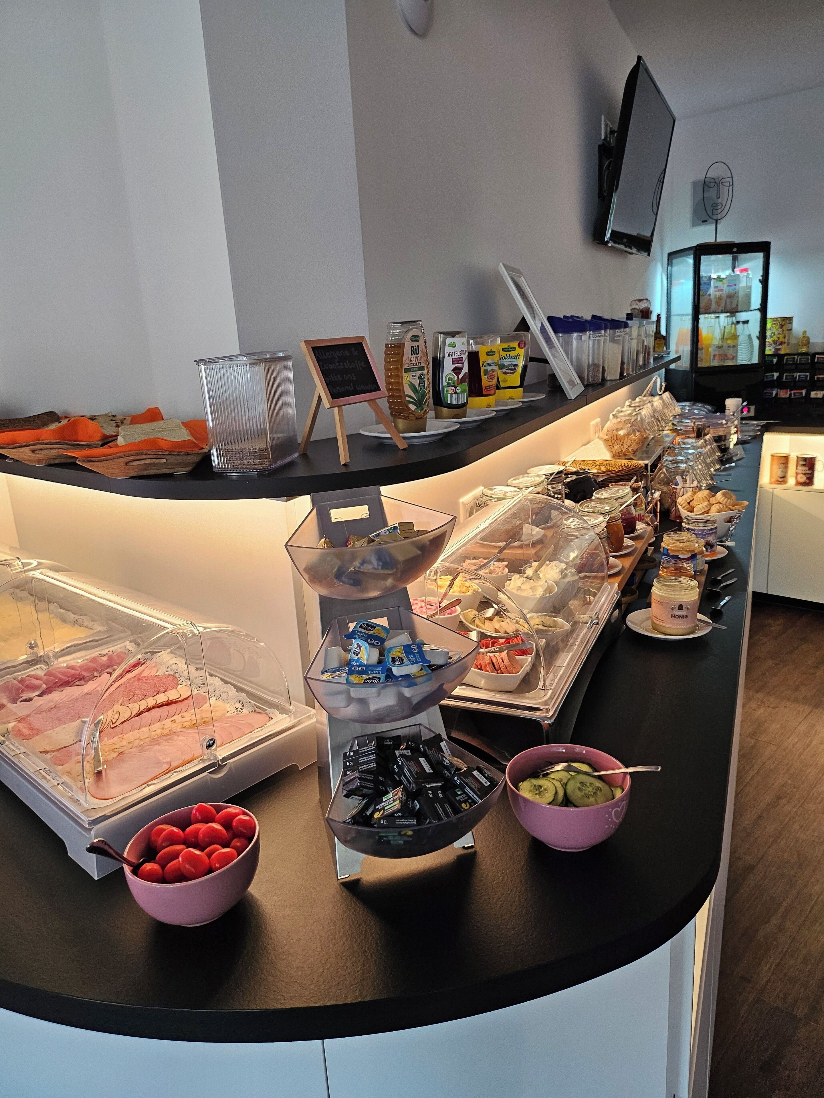 daily buffet breakfast (eur 14.00 per person)