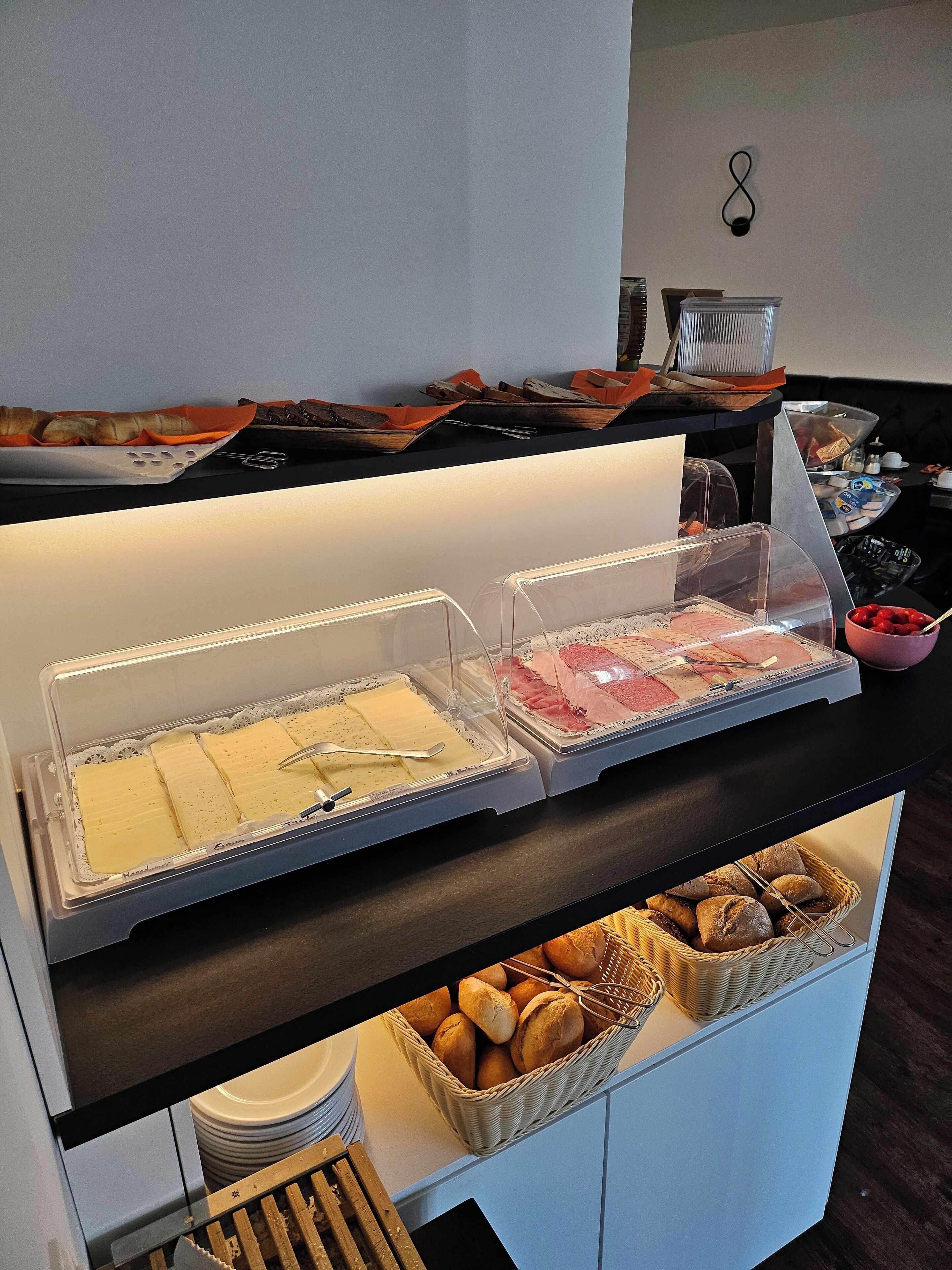 daily buffet breakfast (eur 14.00 per person)