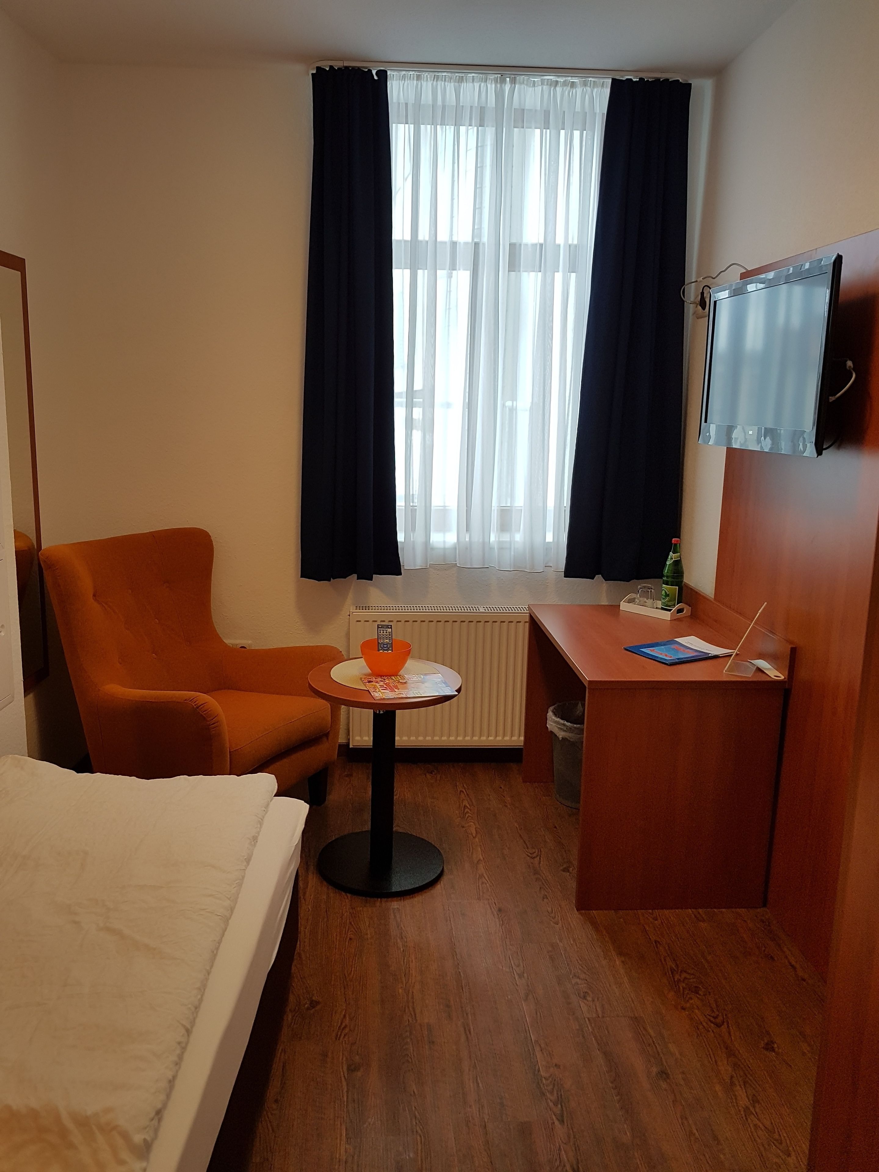 classic single room, non smoking, allergy friendly | hypo-allergenic bedding, minibar, in-room safe, desk