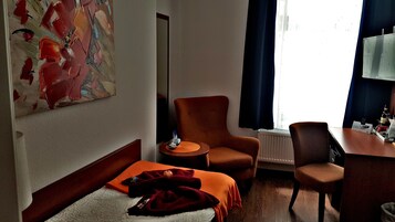 Classic Single Room, Non Smoking, Allergy Friendly | Hypo-allergenic bedding, minibar, in-room safe, desk