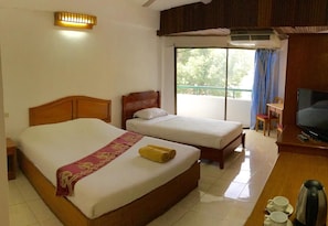 Superior Family Room | In-room safe, desk, free WiFi, bed sheets - Arcadia Mansion (Pattaya)
