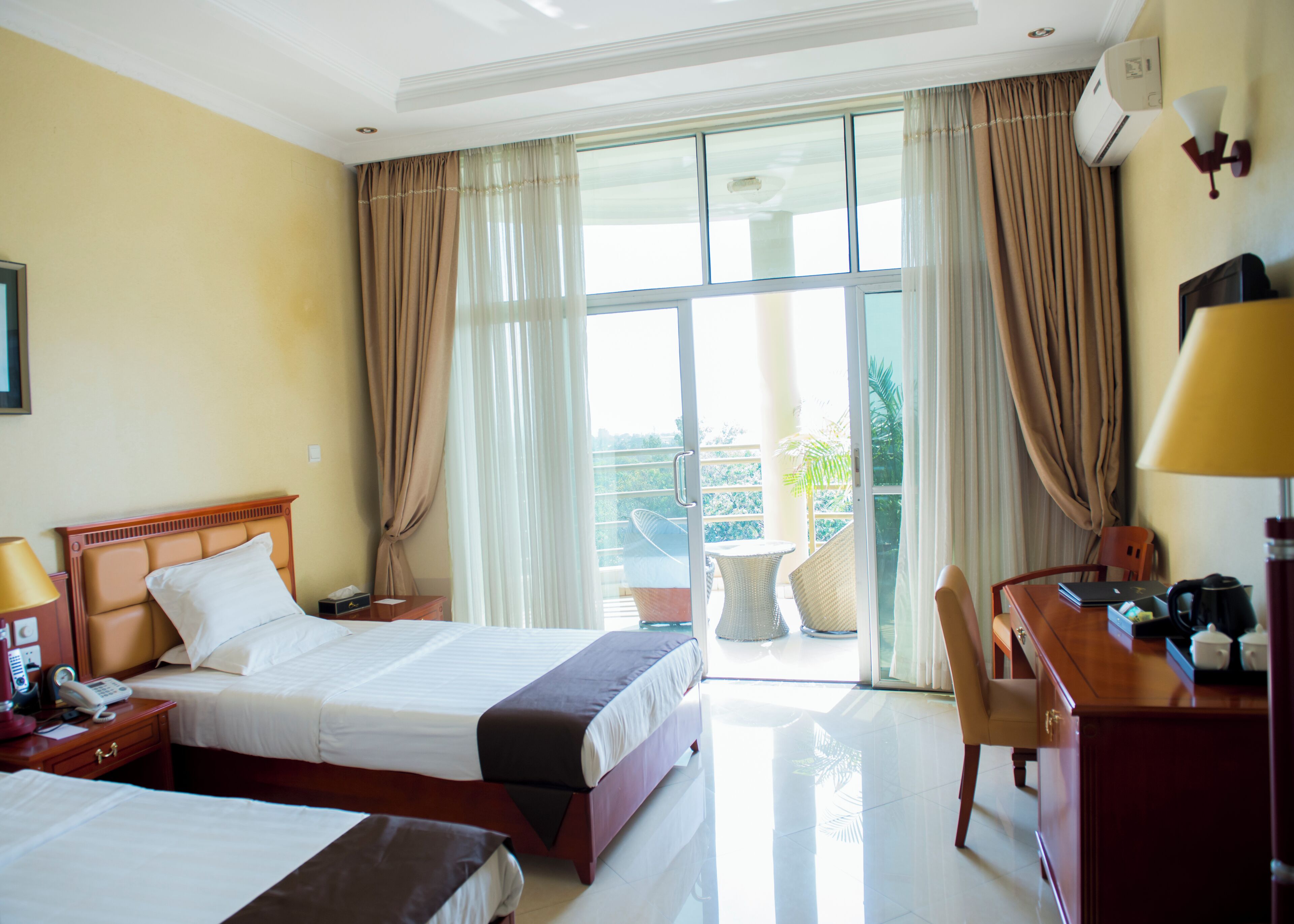 Standard Twin Room, 2 Queen Beds | Premium bedding, minibar, in-room safe, desk